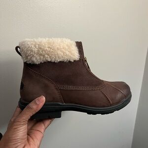 UGG Chocolate Boots with Plush Cream Lining